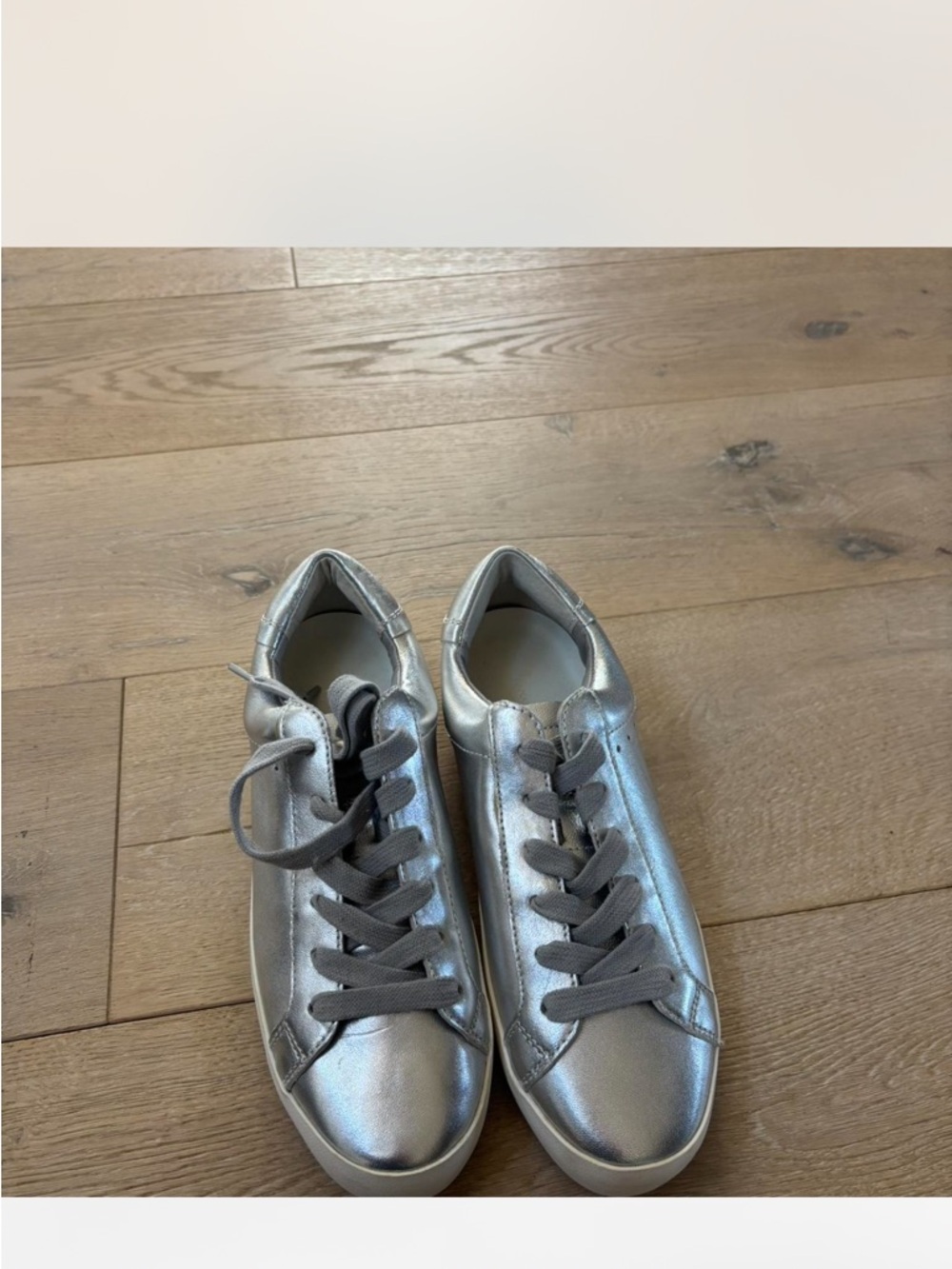 NWOT Banana Republic Women’s Metallic Silver Casual Sneakers